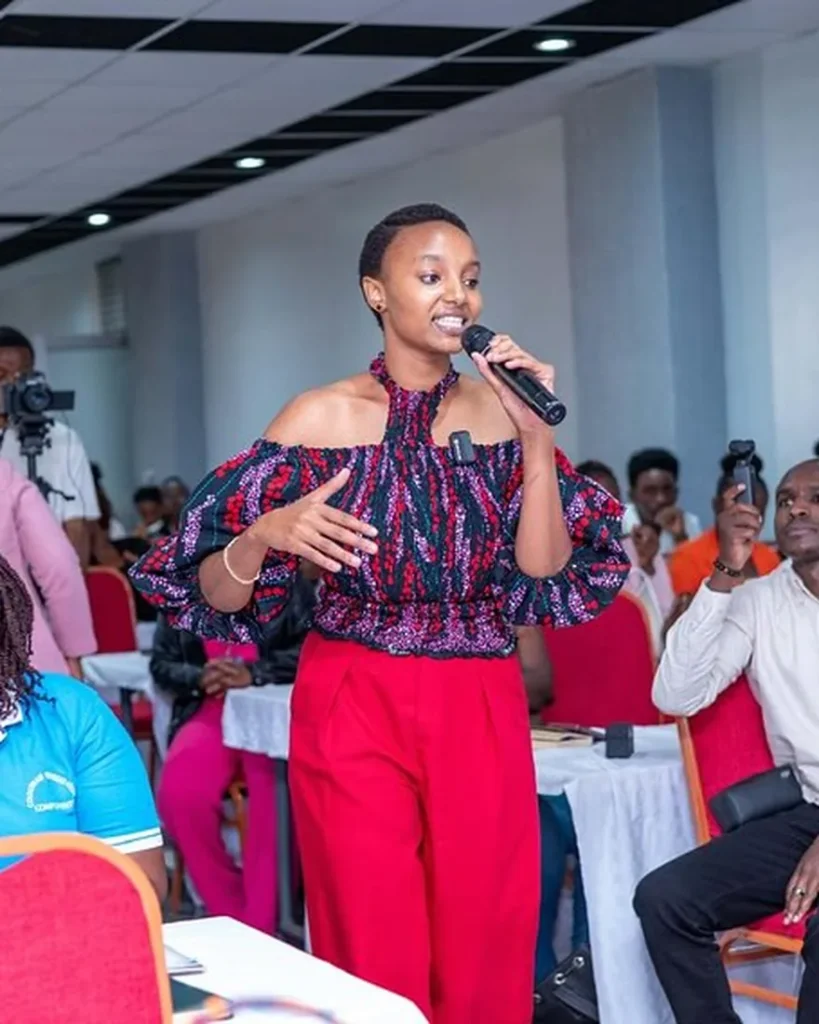 Speaker engaging the audience during a marketing training session