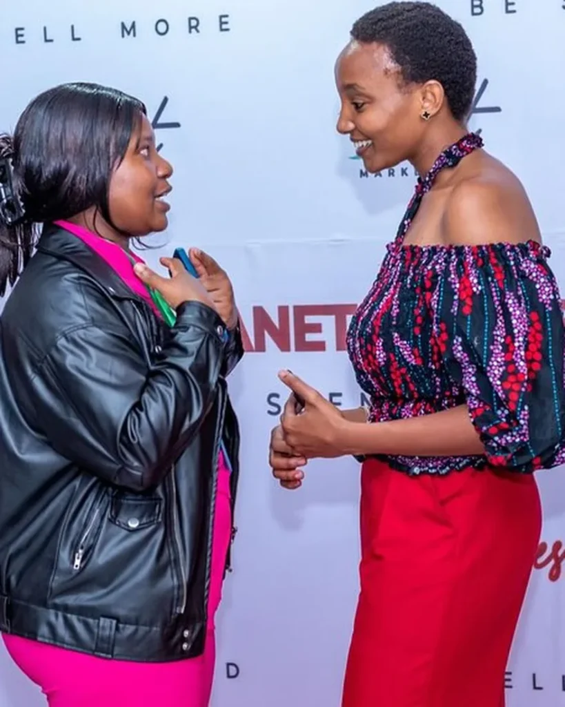 Networking conversation at a marketing business summit